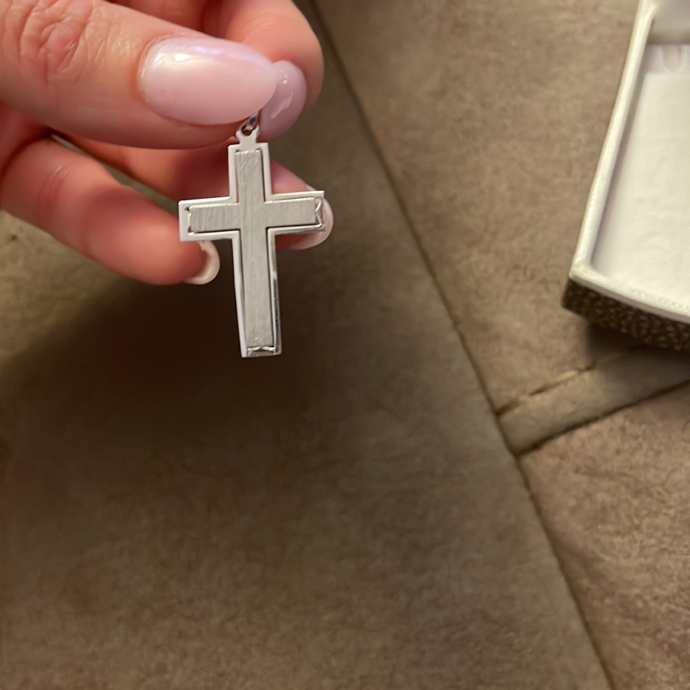 Men’s Silver Cross - Picture 3 of 3